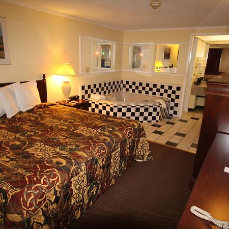 Rodeway Inn & Suites Saginaw Oda fotoğraf