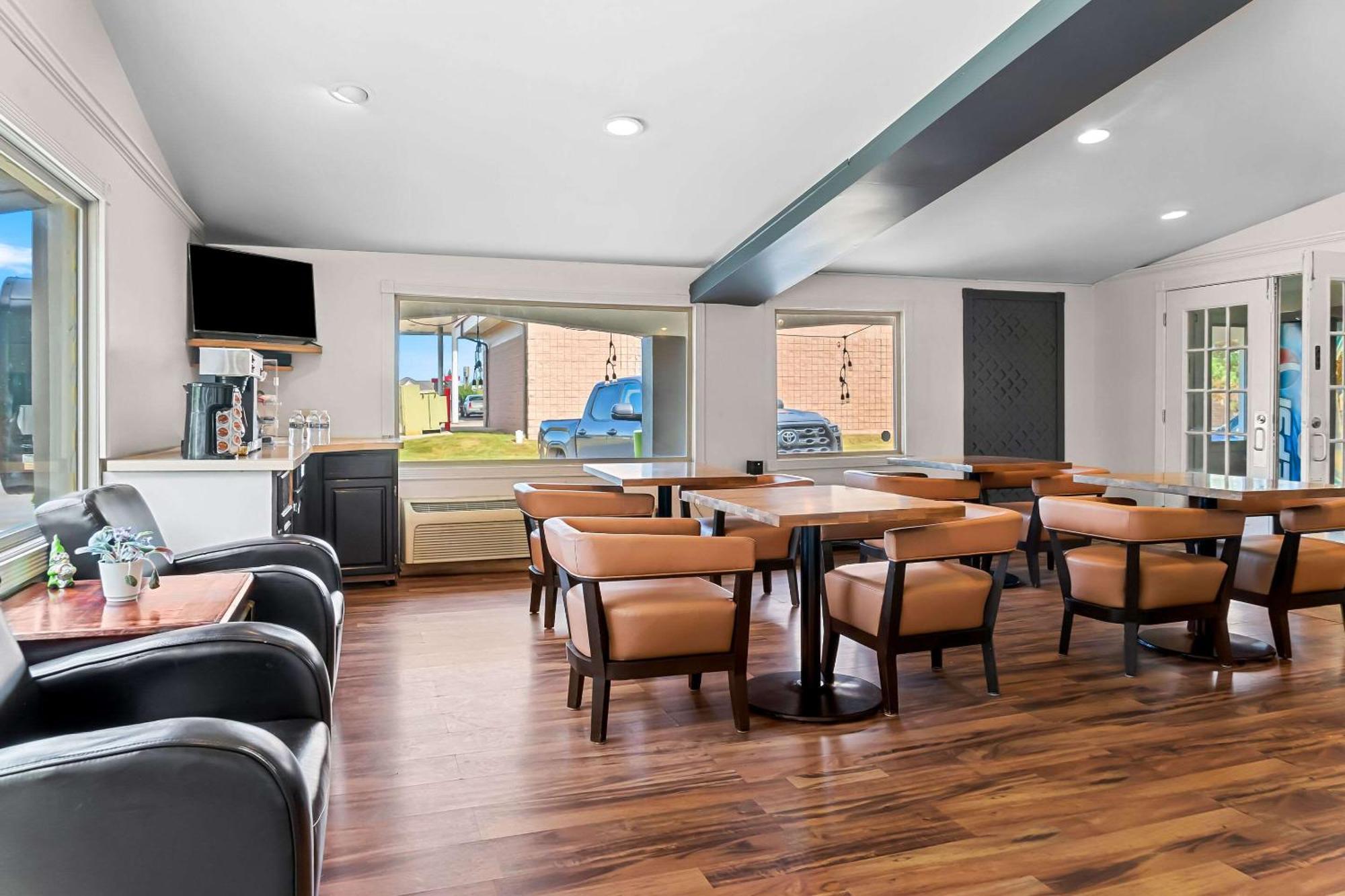 Rodeway Inn & Suites Saginaw Dış mekan fotoğraf